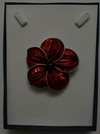 Broche flor roja